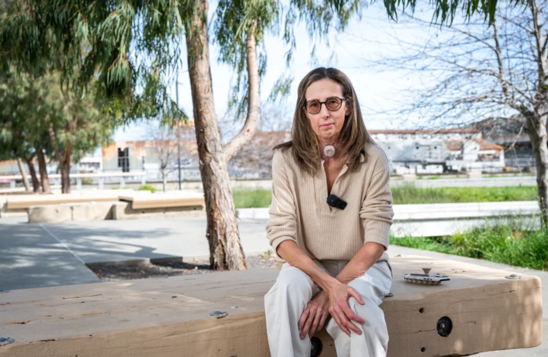 Ο καρκίνος της έκλεψε τη φωνή – Την ξαναβρήκε με τη βοήθεια του AI