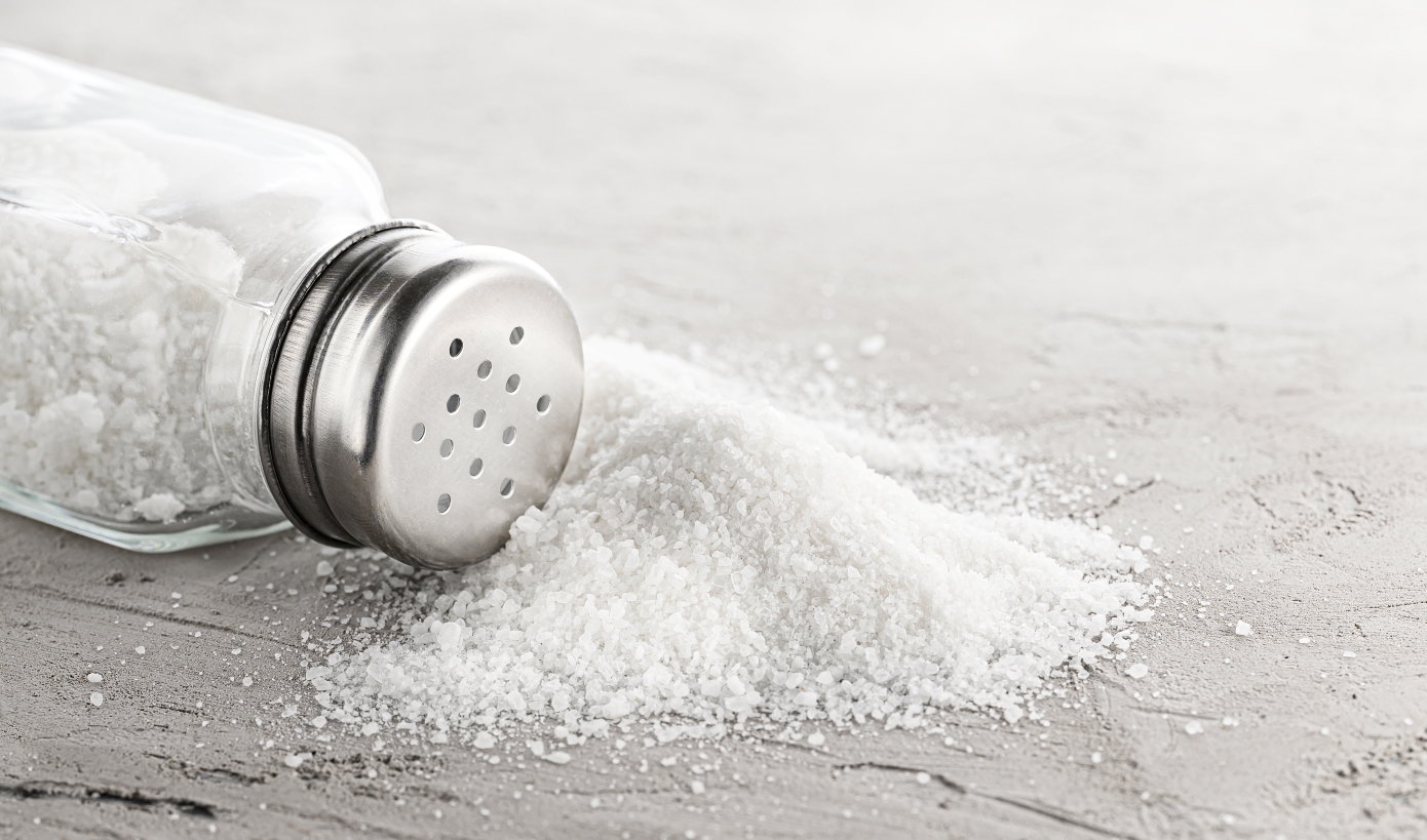 4 απλοί τρόποι για να μειώσετε το αλάτι και γιατί αυτό είναι πολύ σημαντικό