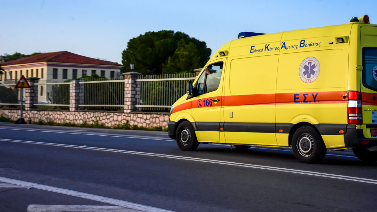 ΕΚΑΒ: Τιμήθηκε από την Ακαδημία Αθηνών για τα 40 χρόνια προσφοράς του