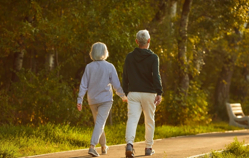 Πώς να προσθέσετε τουλάχιστον 4 χρόνια ζωής με μια μόνο συνήθεια μετά τα 65 – Τι έδειξε 20ετής μελέτη