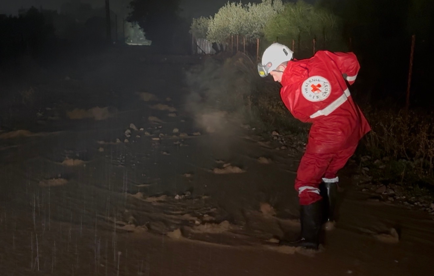 Ο Ελληνικός Ερυθρός Σταυρός βρέθηκε από την πρώτη στιγμή στην πρώτη γραμμή στις πληγείσες περιοχές της Αττικής