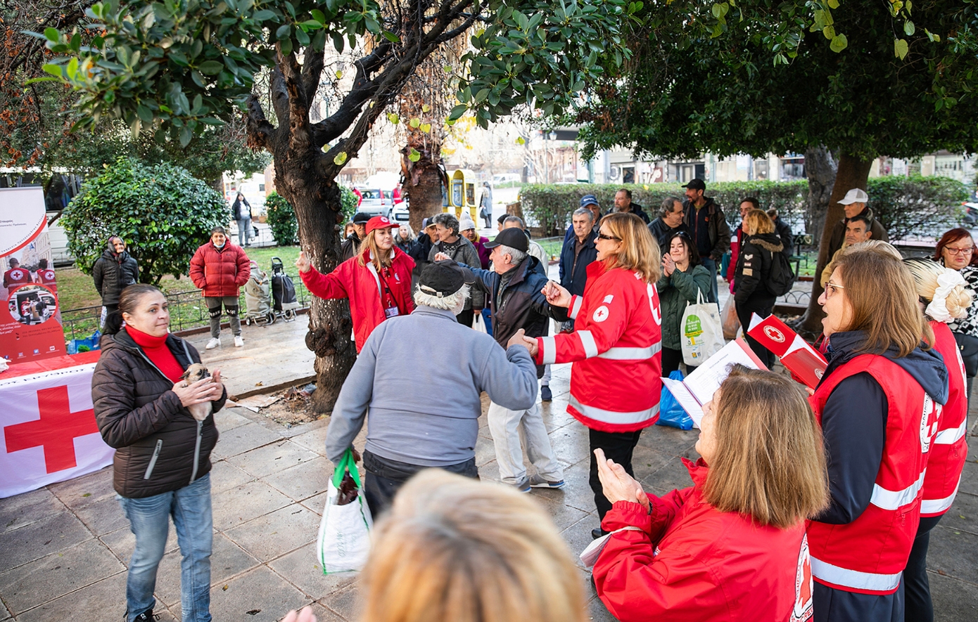 Ο Ελληνικός Ερυθρός Σταυρός προσέφερε μια ζεστή αγκαλιά στους άστεγους